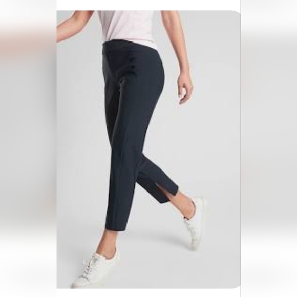 Athleta Stellar Crop Trouser.  Ladies size 4p - Picture 1 of 8